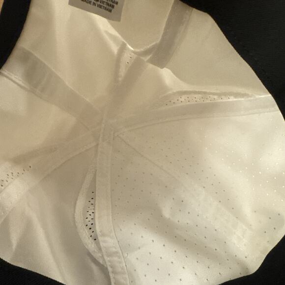 Nike Hat Cap Strap Back White Black Swoosh Featherlight Golf Tennis Running - Picture 13 of 13